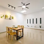 Lovina B2/12A At Ansley Park Spacious+Netflix