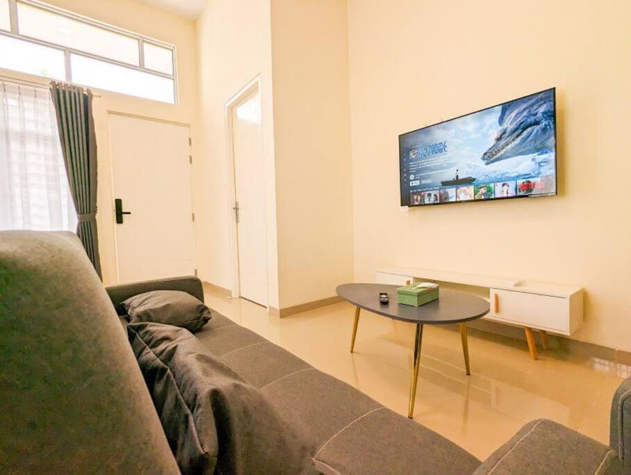 Lovina B2/12a At Ansley Park Spacious+netflix *